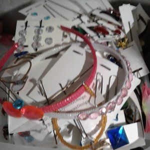 mystery box 100 pcs jewelry and hair accessory